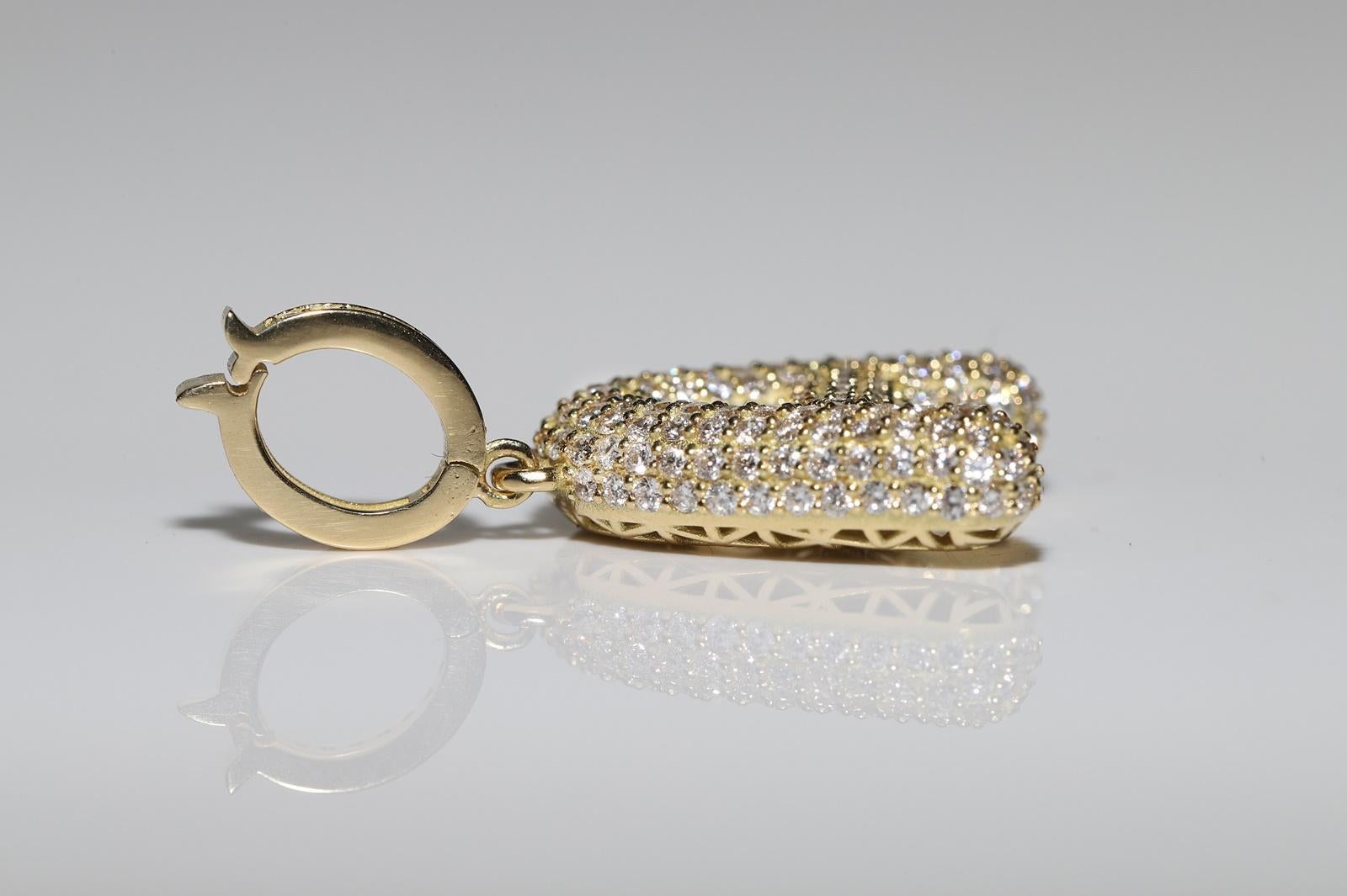 New Made 18k Gold Natural Diamond Decorated Letter A Pendant In New Condition For Sale In Fatih/İstanbul, 34