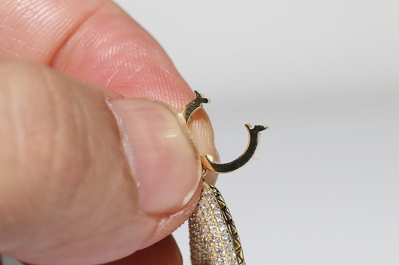 Neu Hergestellter 18 Karat Gold Natürlicher Diamant-Anhänger mit verziertem Buchstaben D im Angebot 1
