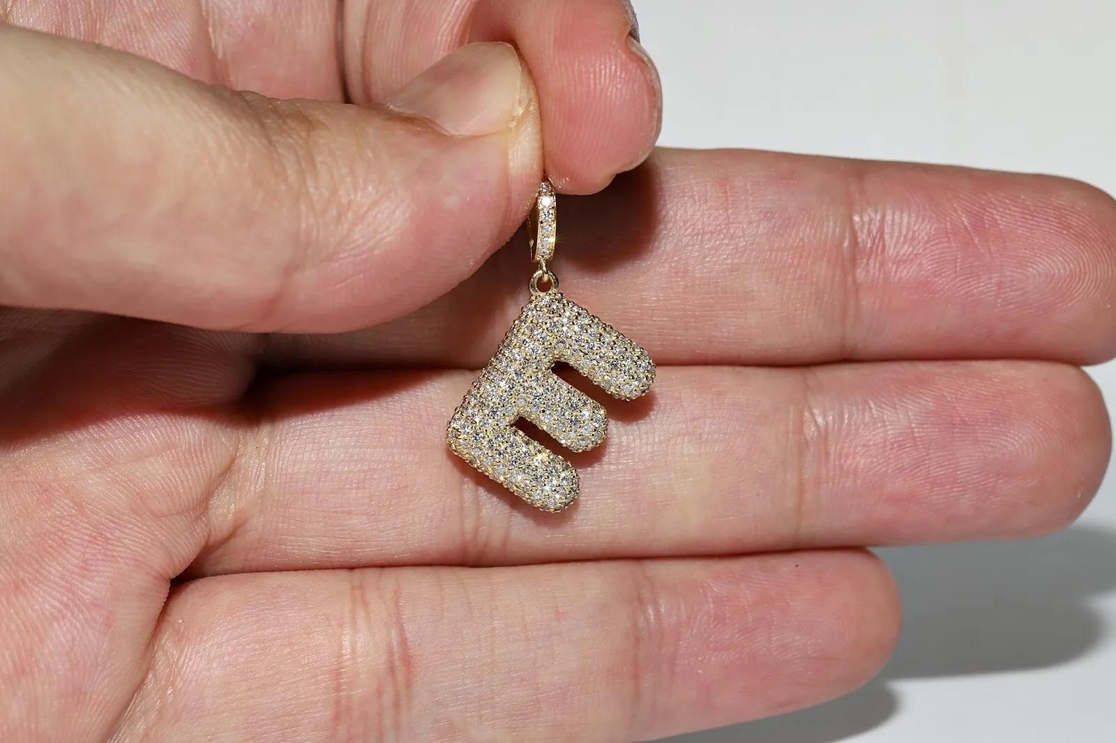 New Made 18k Gold Natural Diamond Decorated Letter E Pendant For Sale 7