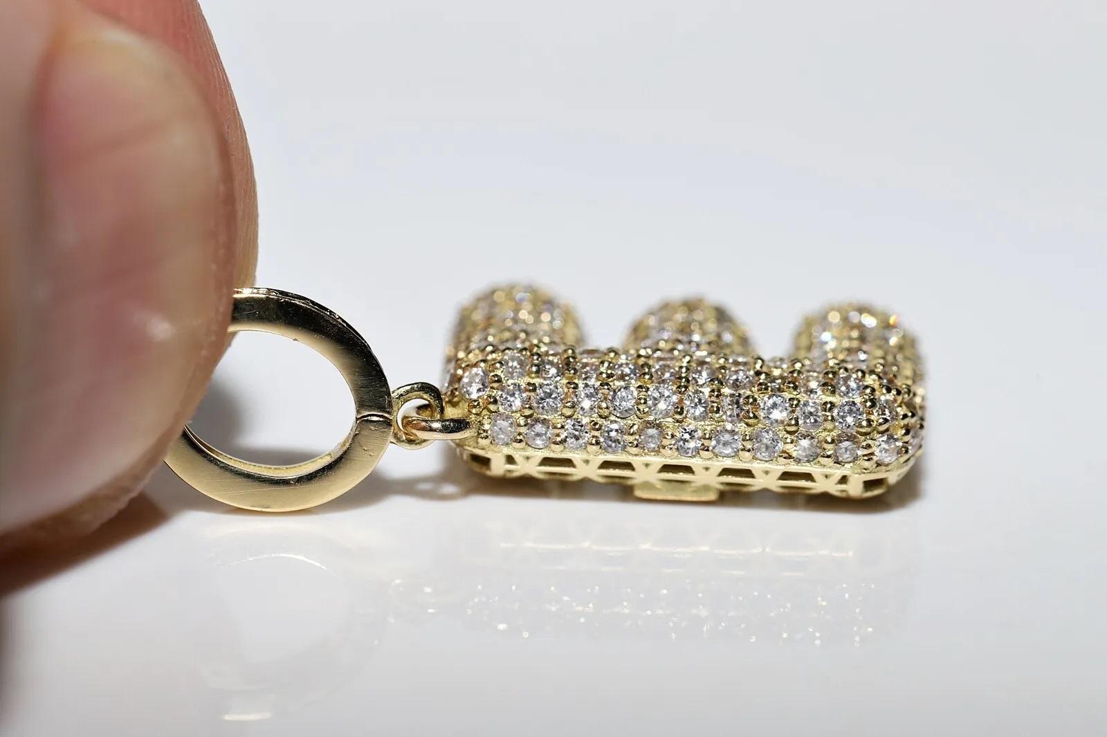 Modern New Made 18k Gold Natural Diamond Decorated Letter E Pendant For Sale