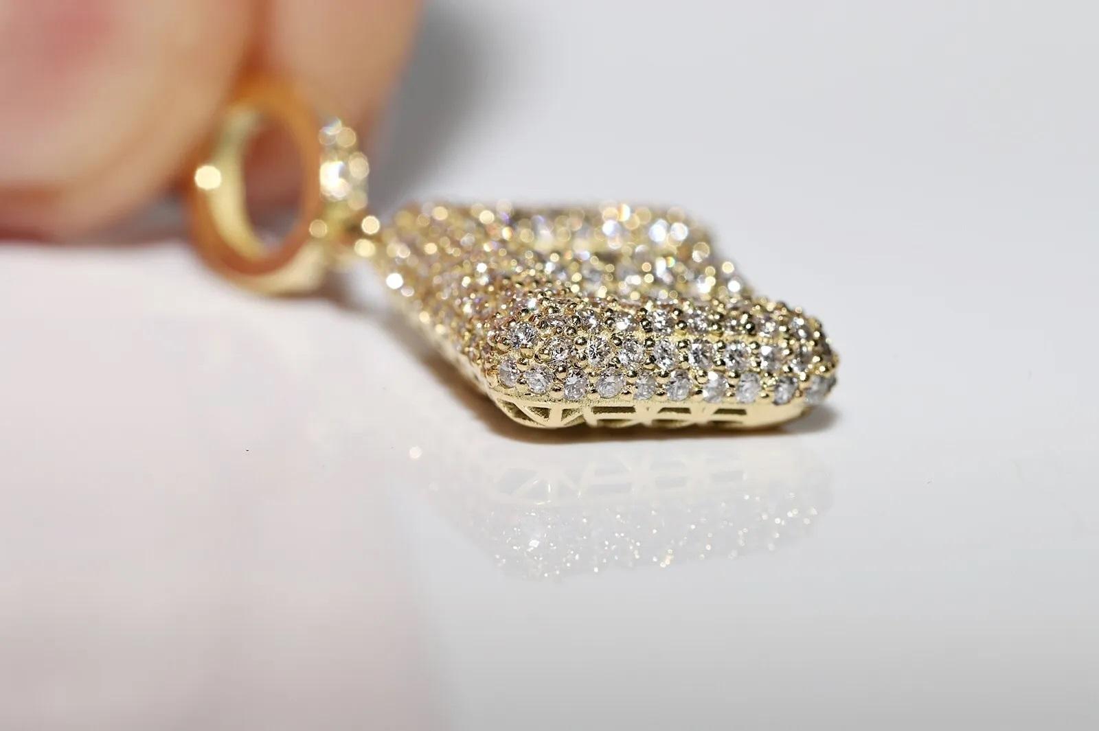 Taille brillant Pendentif lettre E décoré de diamants naturels en or 18 carats, neuf en vente