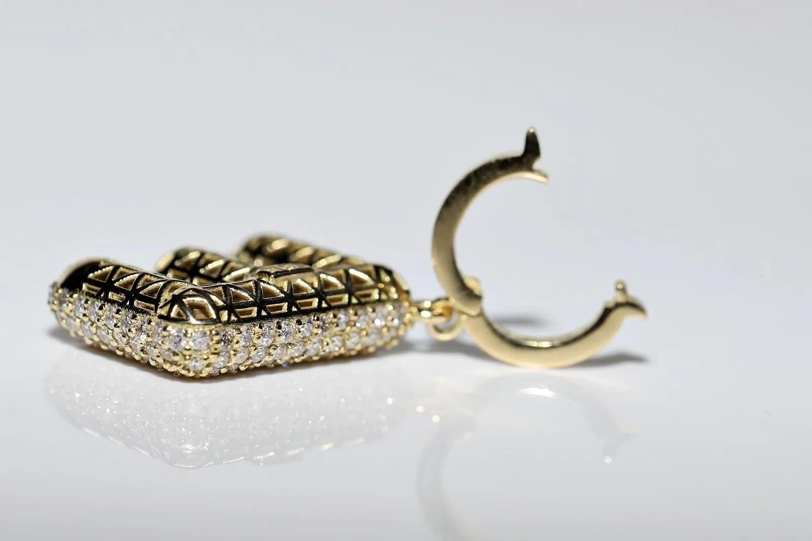 New Made 18k Gold Natural Diamond Decorated Letter E Pendant For Sale 3