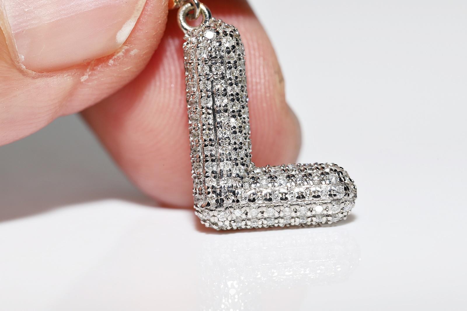 New Made 18k Gold Natural Diamond Decorated Letter L Pendant For Sale 6