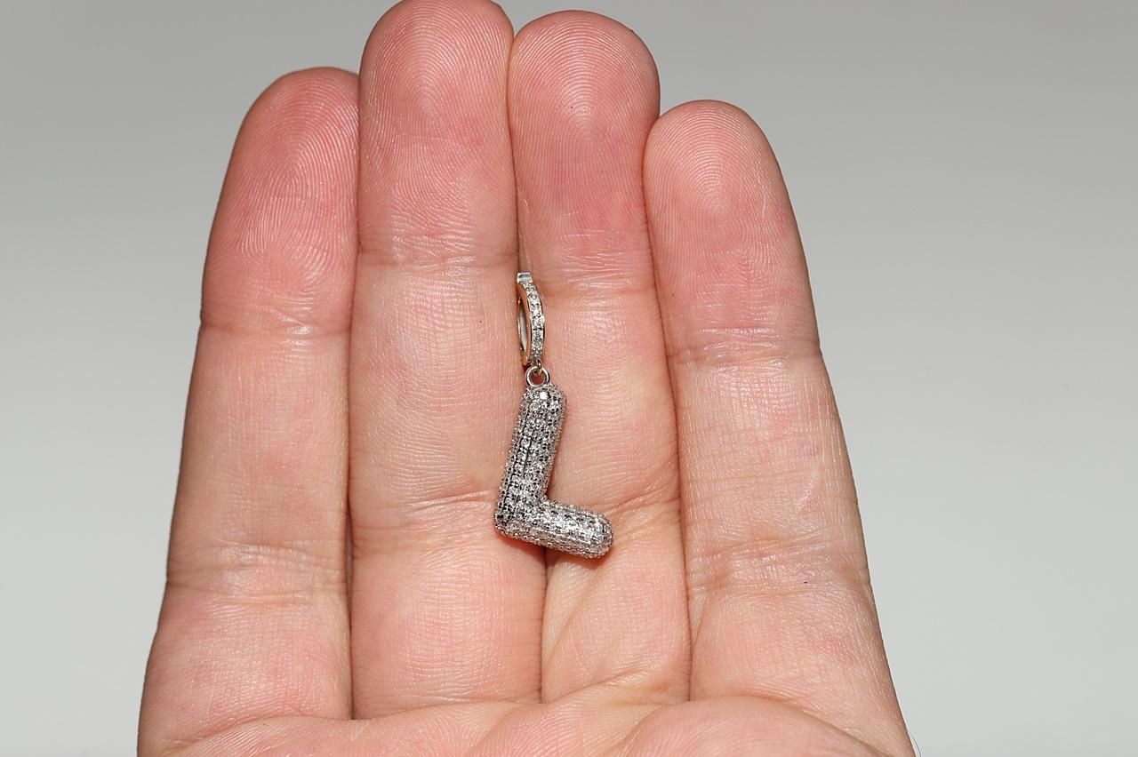 Pendentif lettre L décoré de diamants naturels en or 18 carats, neuf en vente 2