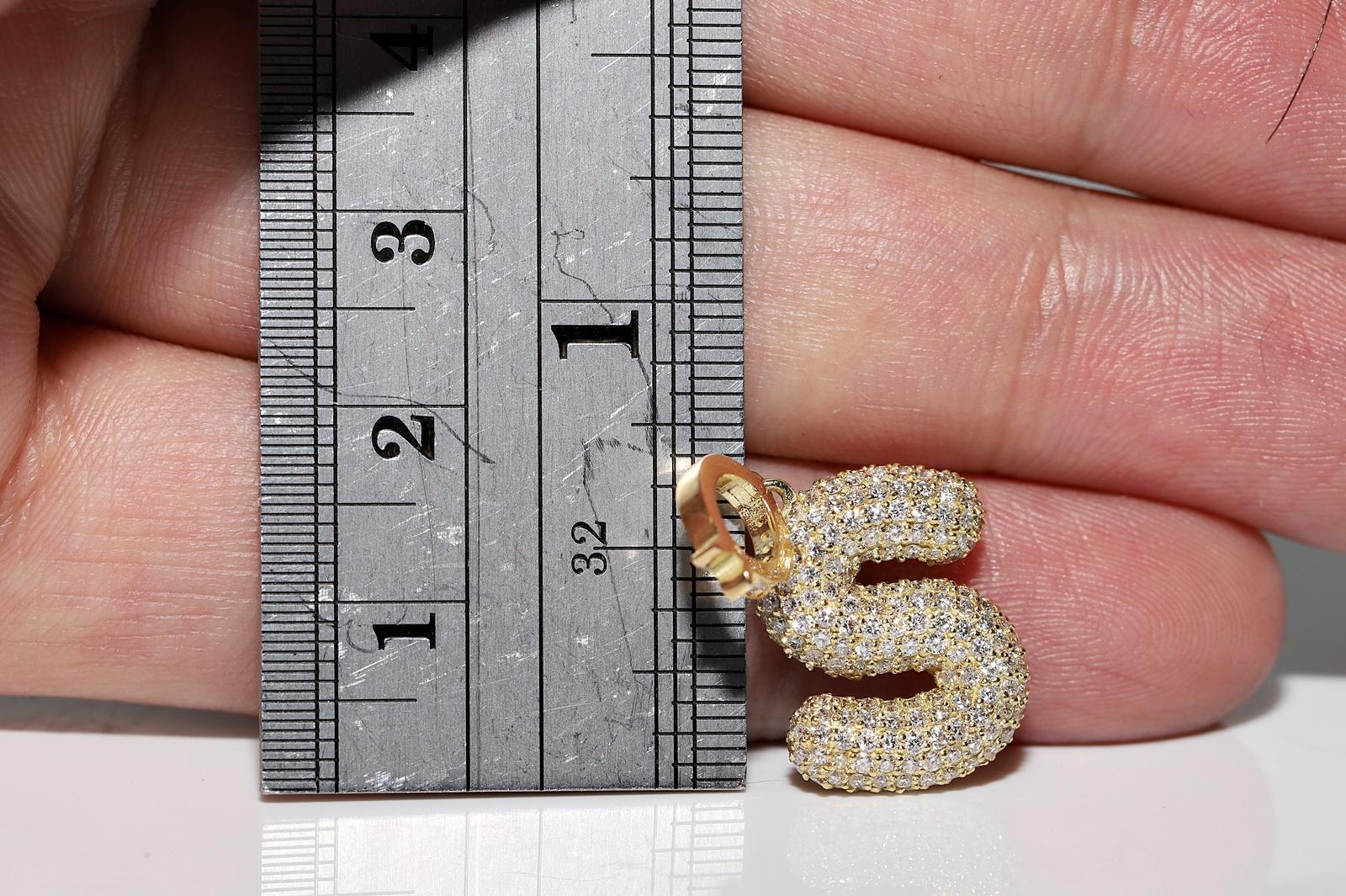 New Made 18k Gold Natural Diamond Decorated Letter S Pendant For Sale 6