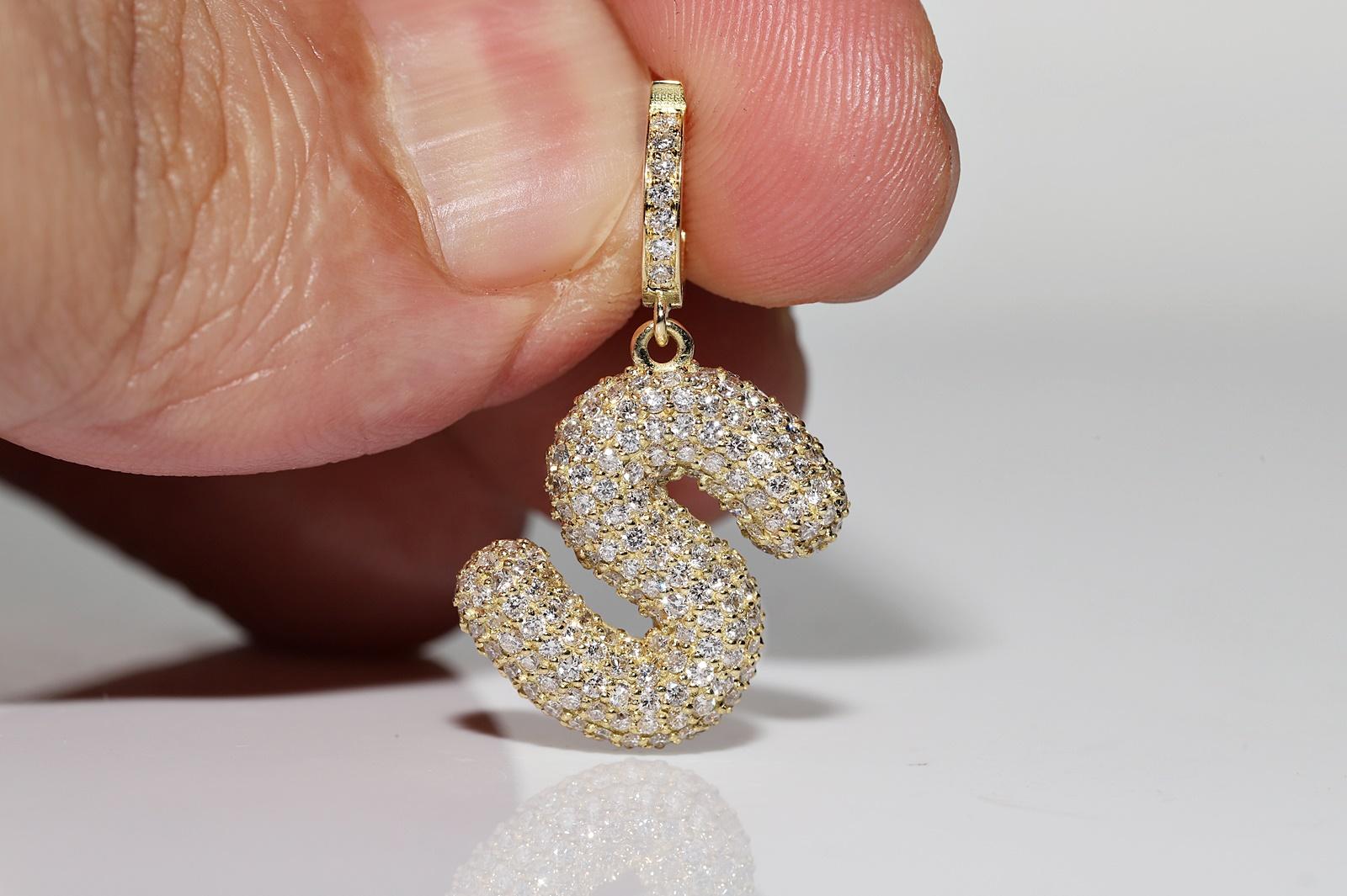 Ciondolo con lettera S decorata con diamanti naturali in oro 18k di nuova fabbricazione in vendita 7