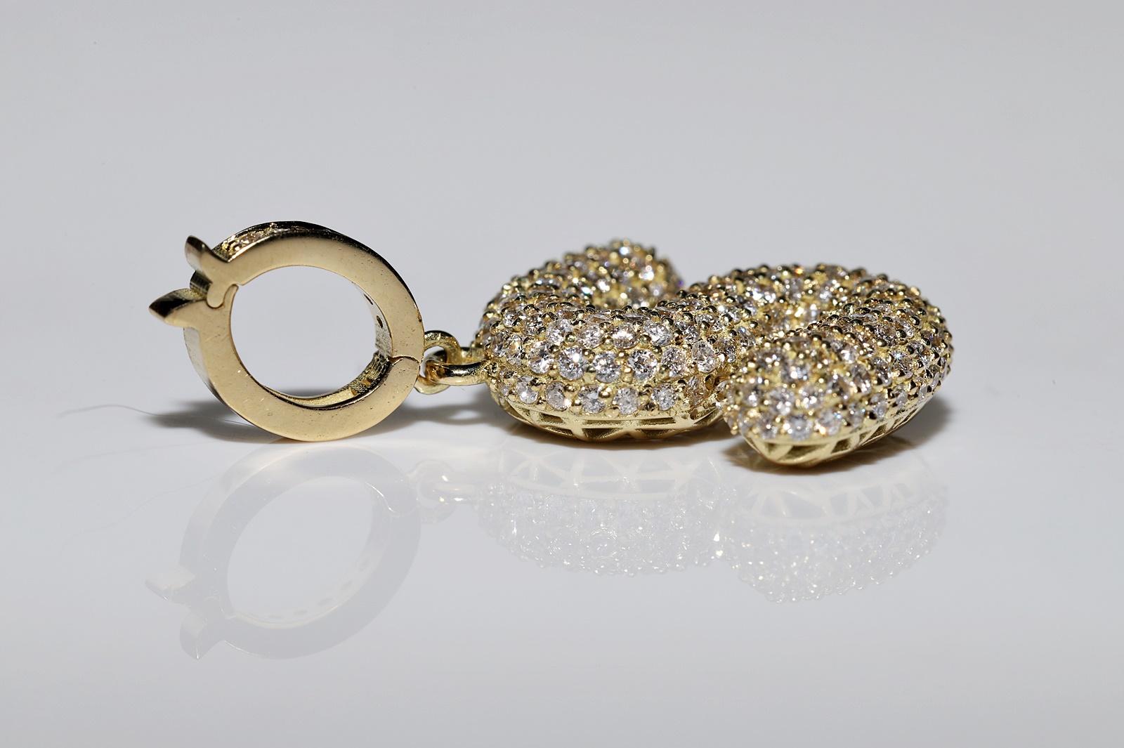 Taglio brillante Ciondolo con lettera S decorata con diamanti naturali in oro 18k di nuova fabbricazione in vendita