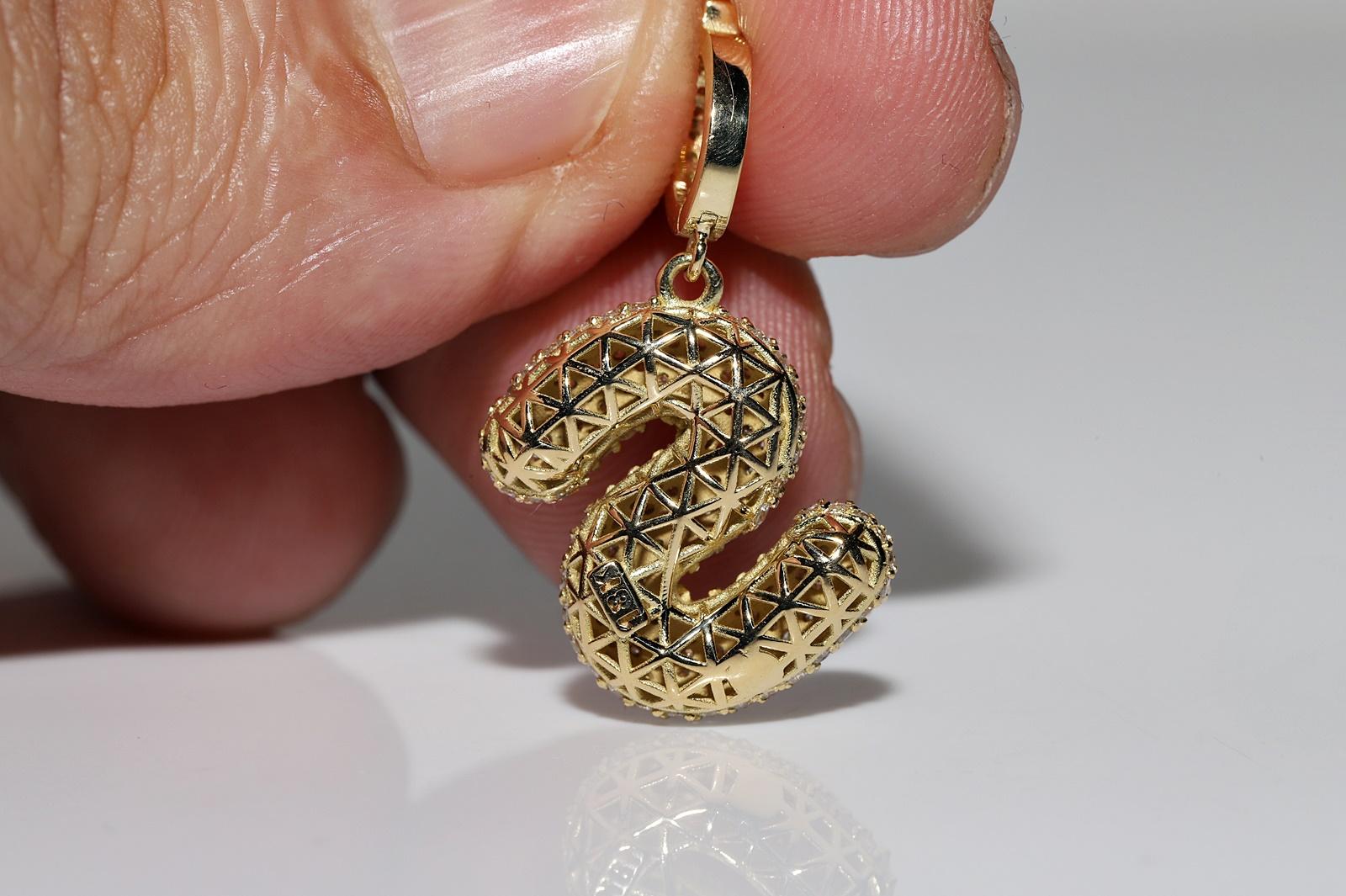 Donna Ciondolo con lettera S decorata con diamanti naturali in oro 18k di nuova fabbricazione in vendita