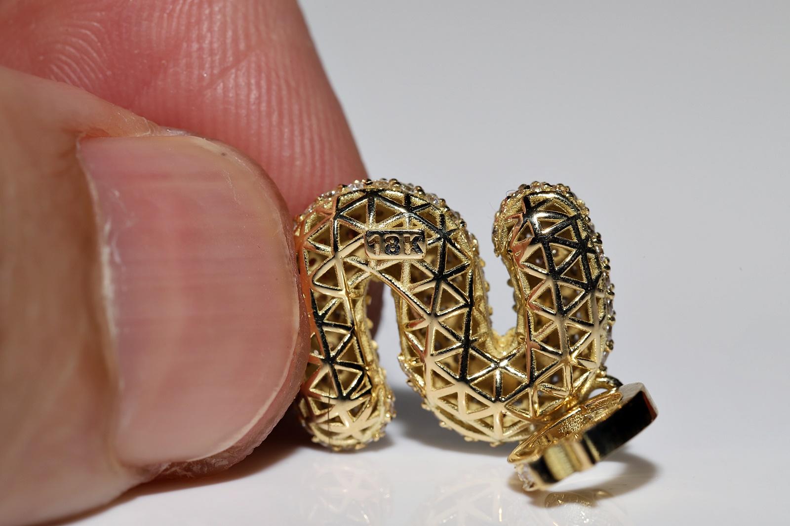 Ciondolo con lettera S decorata con diamanti naturali in oro 18k di nuova fabbricazione in vendita 1