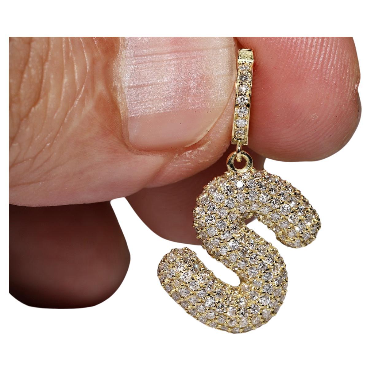 Neu Hergestellter 18 Karat Gold Natürlicher Diamant-Anhänger mit verziertem Buchstaben S