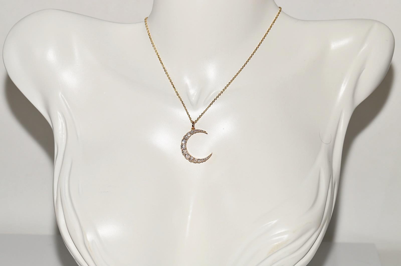 In ottime condizioni.
Il peso totale è di 6 grammi.
Totalmente è un diamante di 1,04 ct.
Il diamante ha un colore G-H-I e una purezza vs-s1-s2.
La lunghezza totale della catena è di 45 cm.
Per qualsiasi domanda, contattaci.