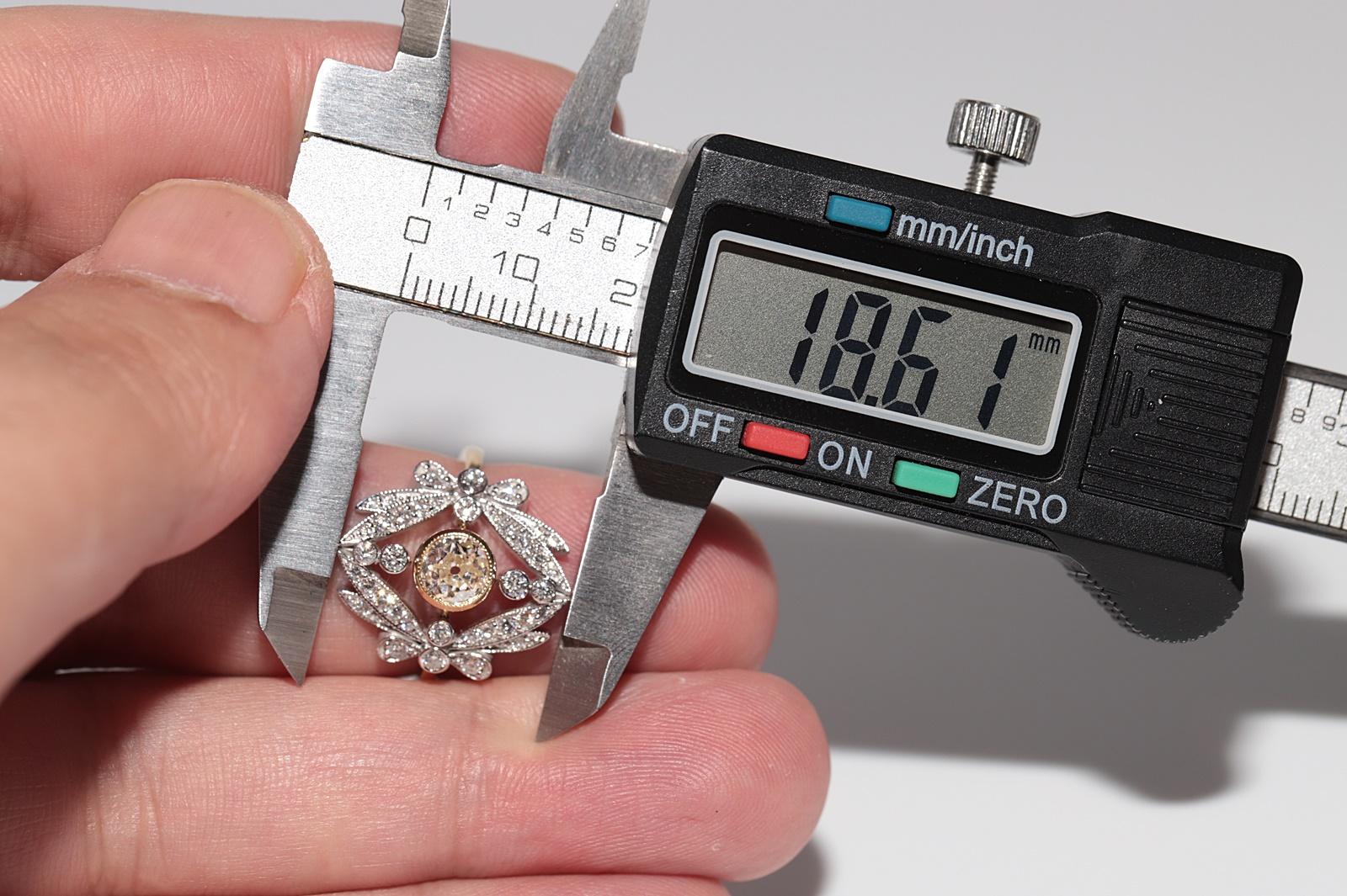 Bague de style navette en or 18 carats, neuve et décorée de diamants naturels en vente 6