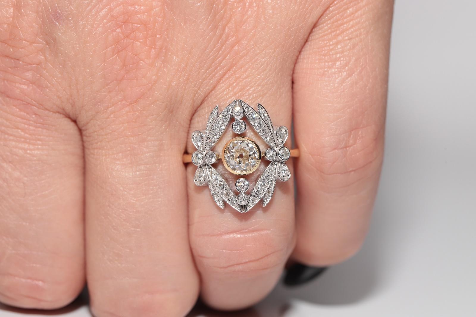 Moderne Bague de style navette en or 18 carats, neuve et décorée de diamants naturels en vente