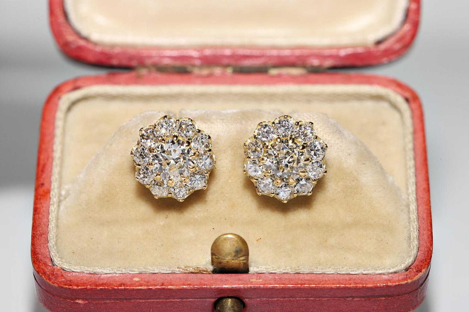 En très bon état.
Le poids total est de 4.1 grammes.
La pierre principale est de 0.86 ct.
Totalement en diamant de 2,04 ct.
Le diamant est de couleur G-H et de pureté vs-s1.
N'hésitez pas à nous contacter pour toute question.