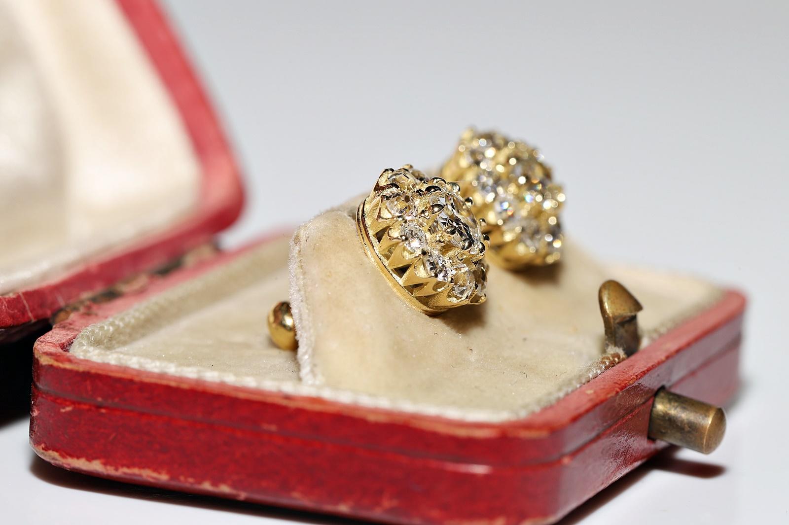 Taille brillant Jolie boucle d'oreille en or 18k ornée de diamants naturels de fabrication récente en vente