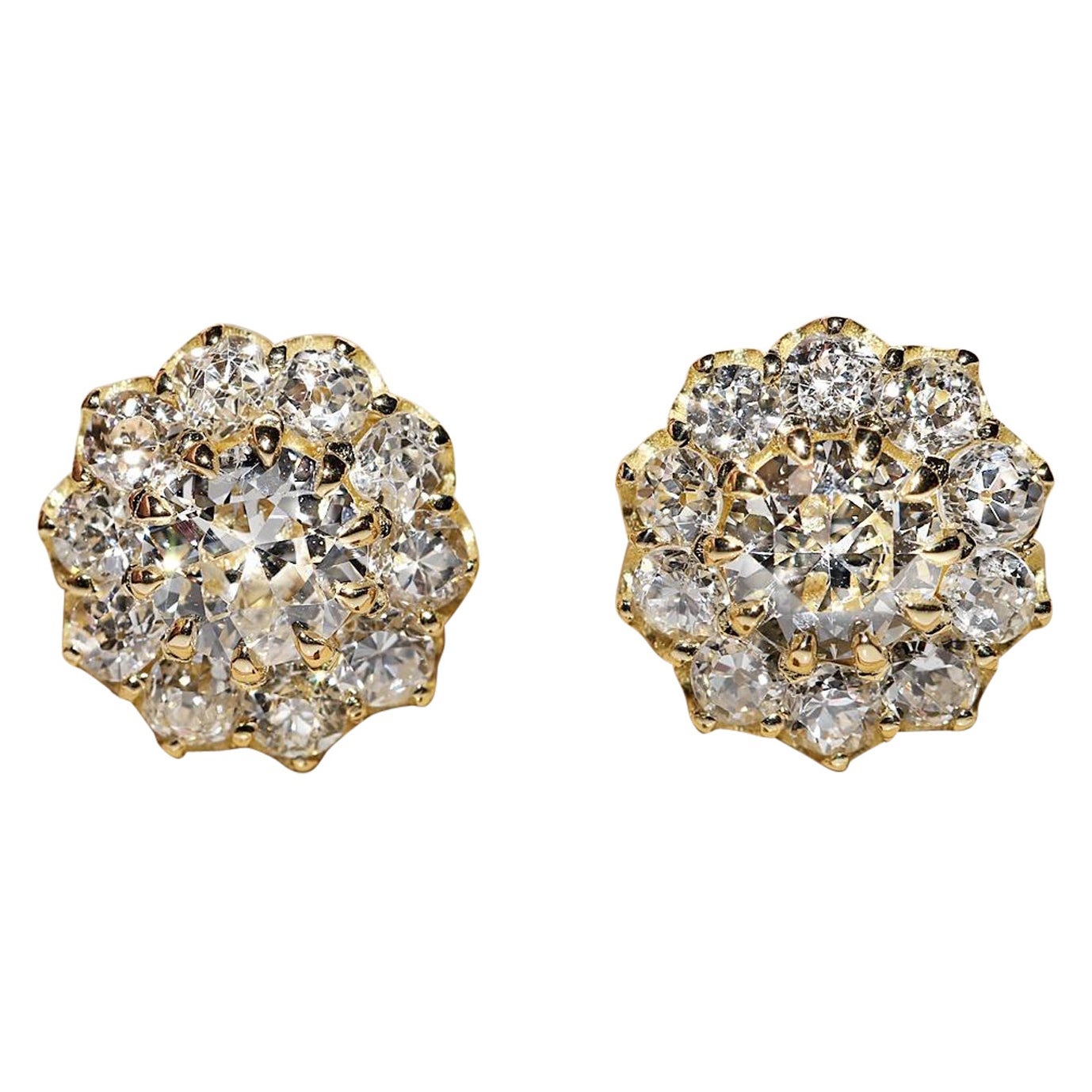 Orecchino di nuova produzione in oro 18k con diamante naturale decorato