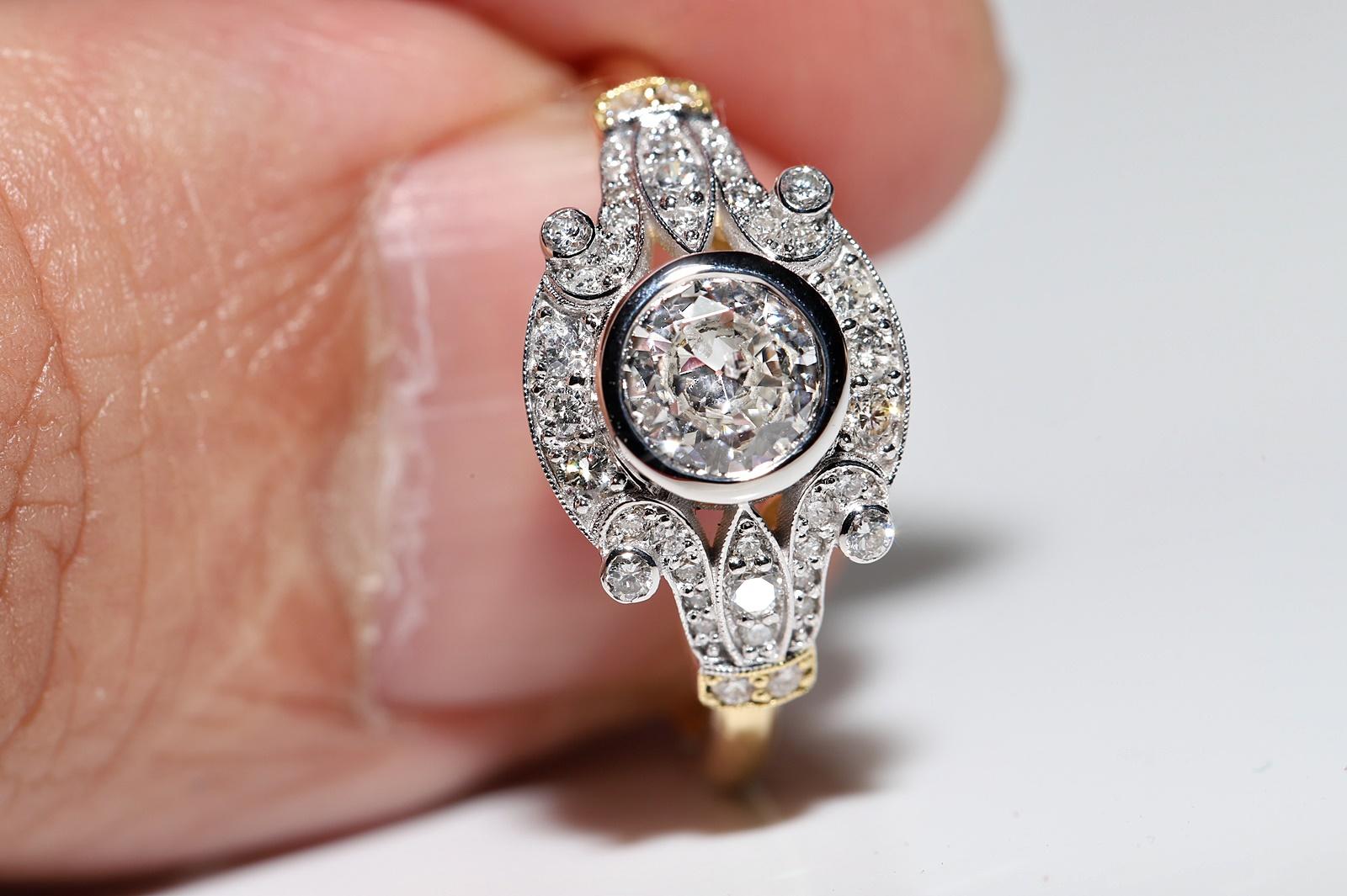 New Made 18k Gold Natural Diamond Decorated Pretty Ring For Sale 4