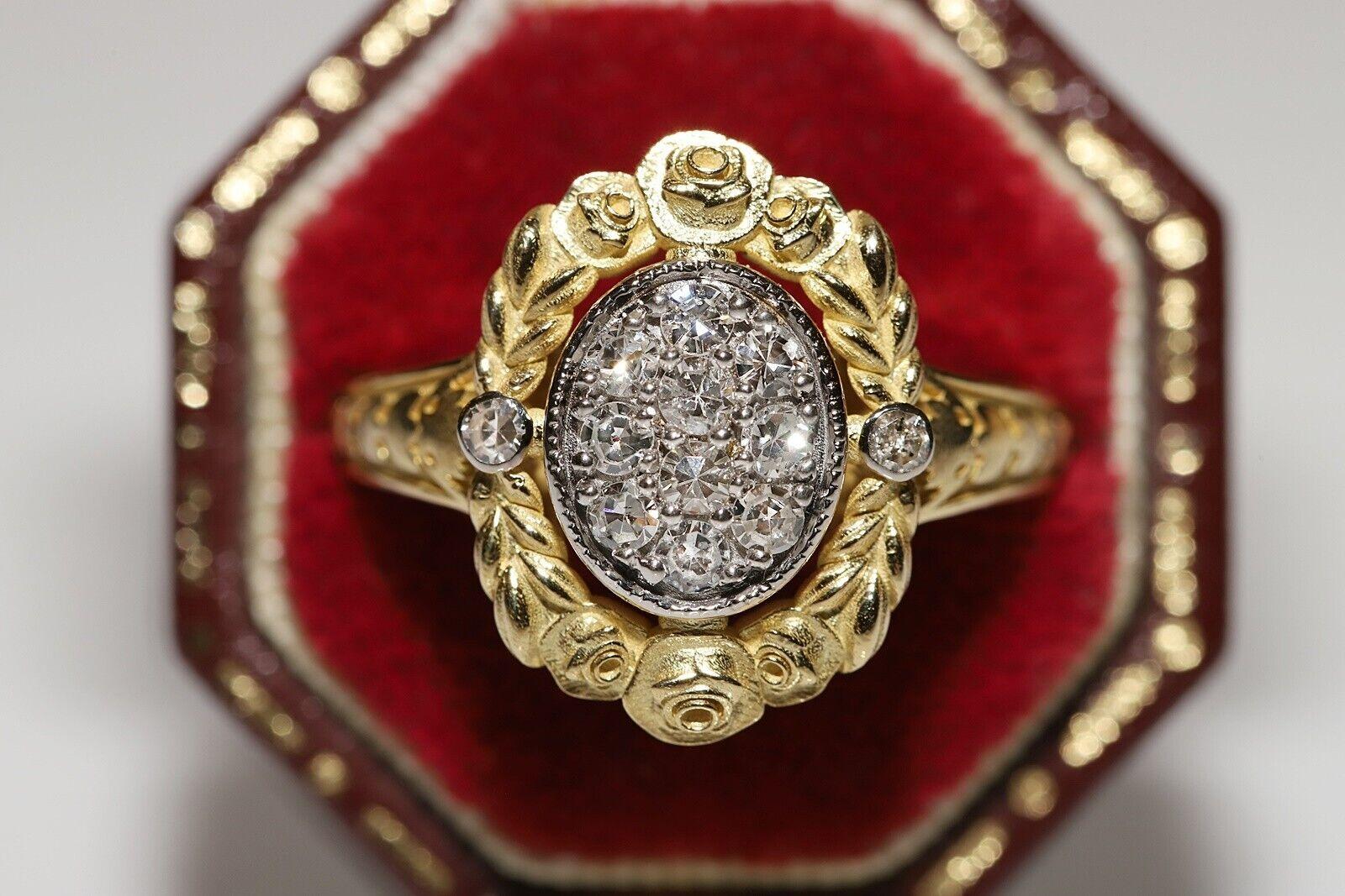  New Made 18k Gold Natural Diamond Decorated Pretty Ring For Sale 4