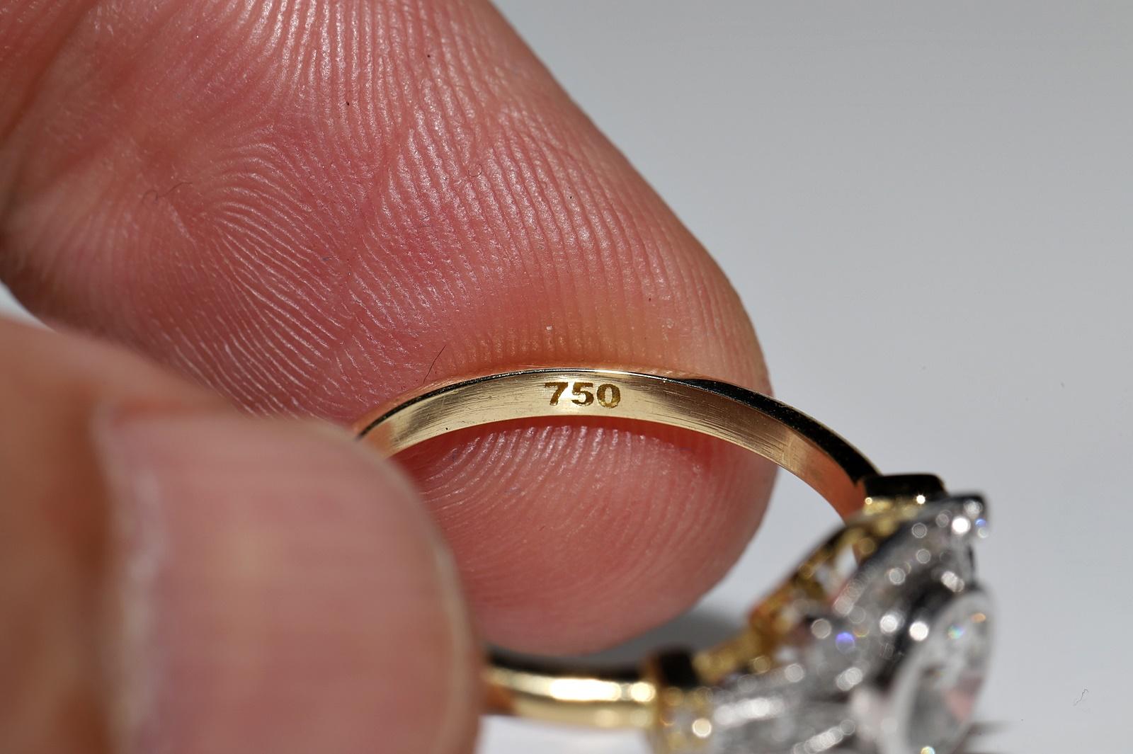 Jolie bague en or 18k ornée de diamants naturels, de fabrication récente en vente 7