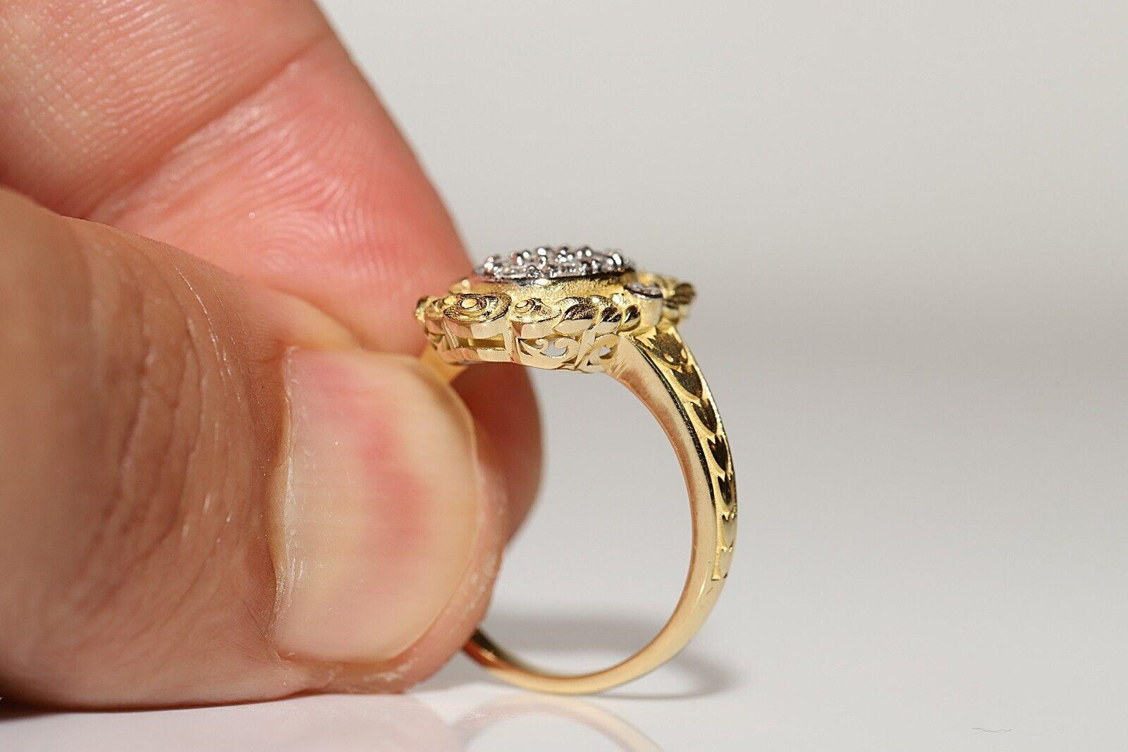 Modern  New Made 18k Gold Natural Diamond Decorated Pretty Ring For Sale