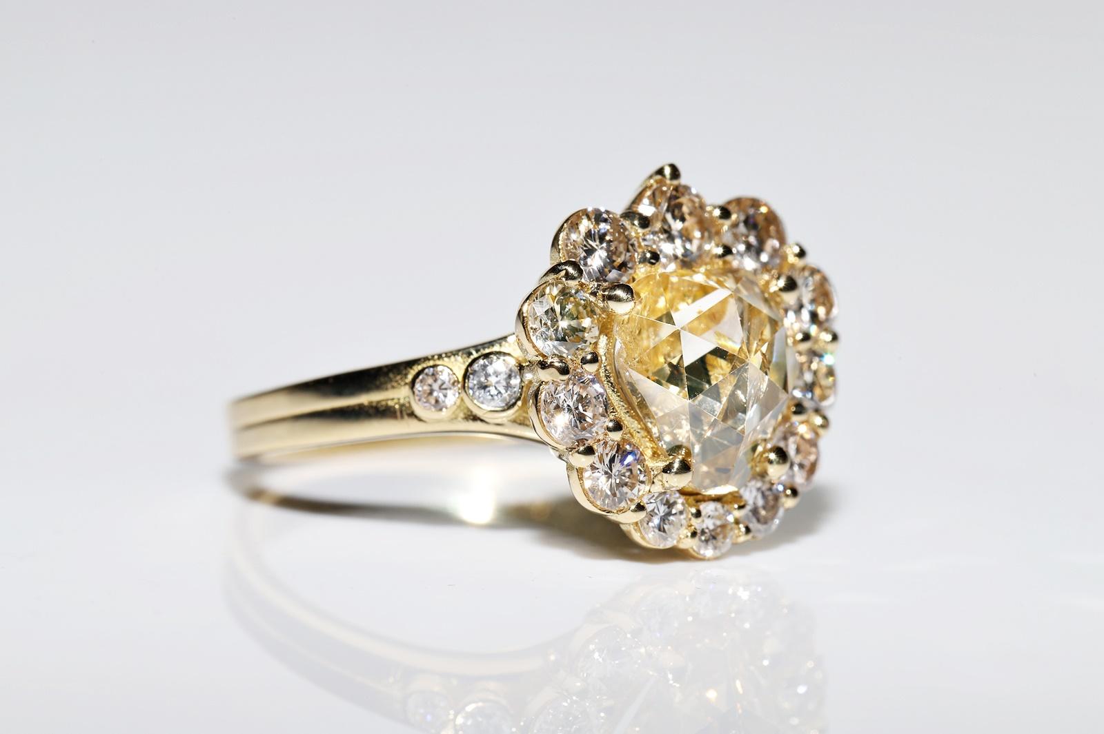 Women's New Made 18k Gold Natural Diamond Decorated Ring For Sale