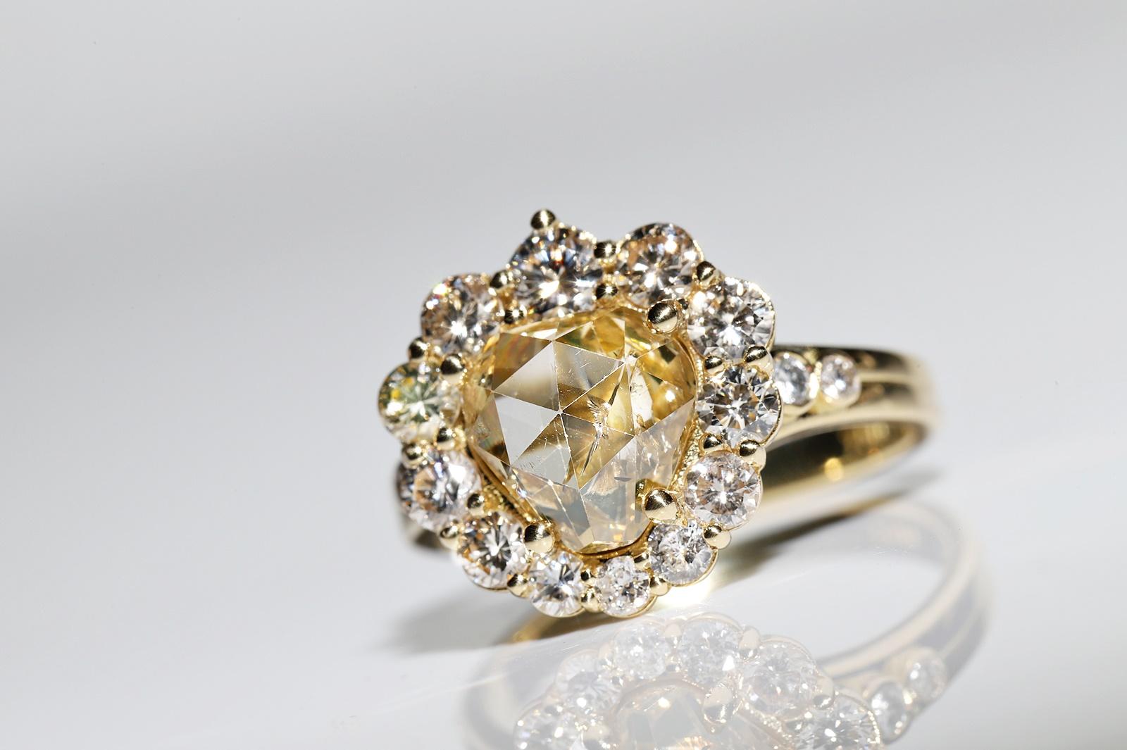 New Made 18k Gold Natural Diamond Decorated Ring For Sale 2