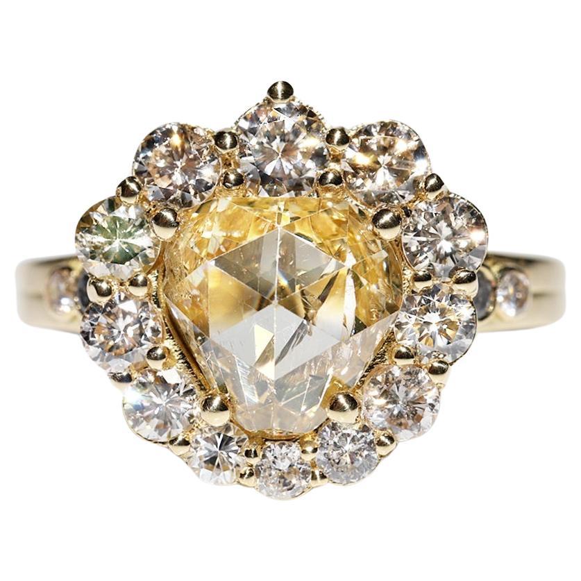 New Made 18k Gold Natural Diamond Decorated Ring For Sale
