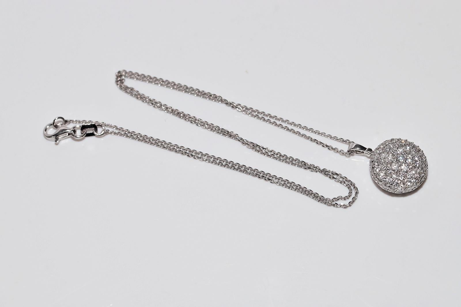 New Made Collier pendentif en or 18k orné de diamants naturels de forme ronde en vente 7