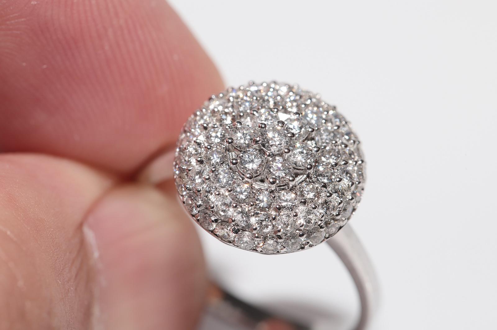 Anillo Bonito Estilo Redondo Decorado con Diamantes Naturales de Oro de 18k de Nueva Fabricación en venta 5
