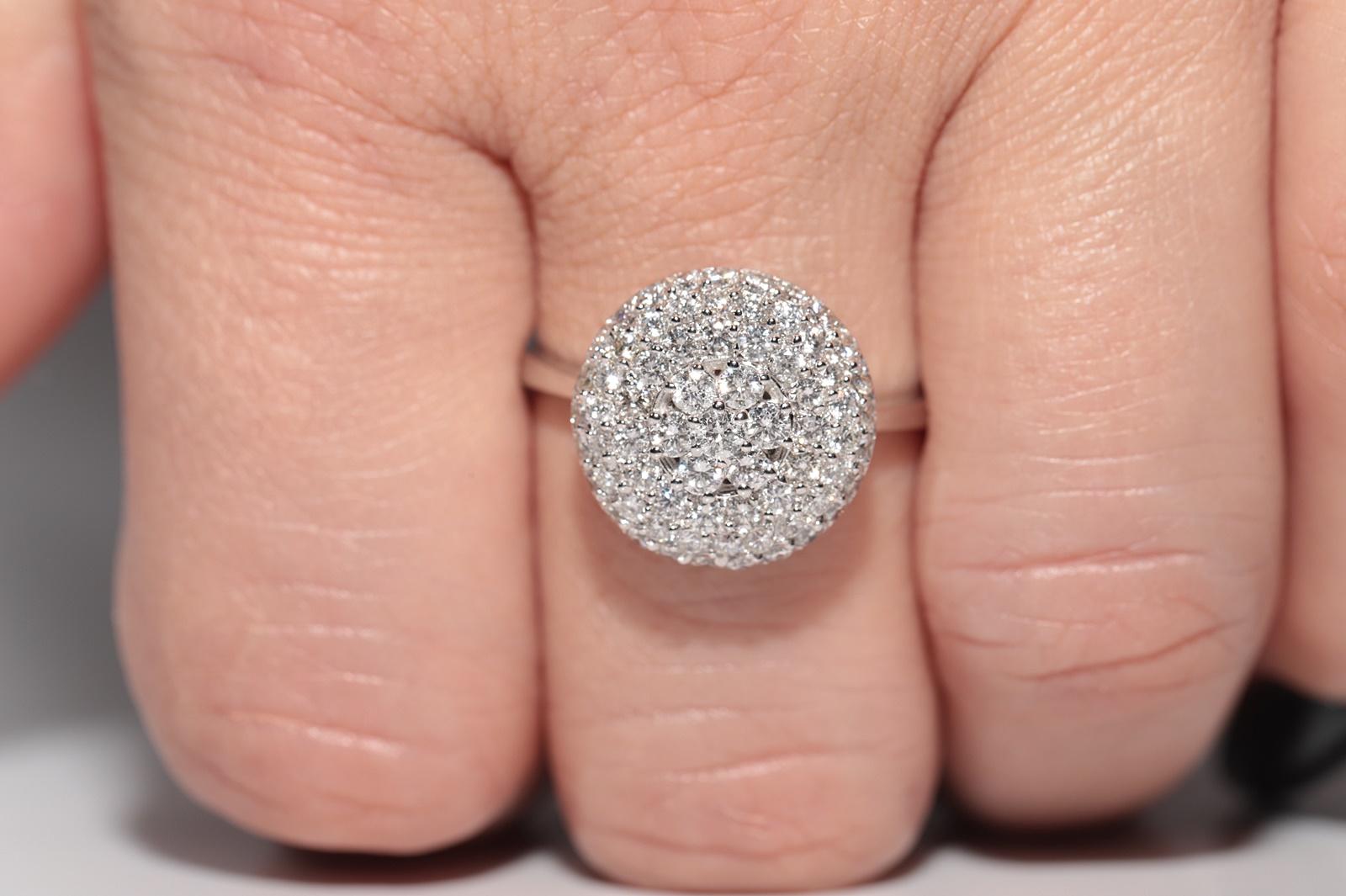 Anillo Bonito Estilo Redondo Decorado con Diamantes Naturales de Oro de 18k de Nueva Fabricación en venta 8