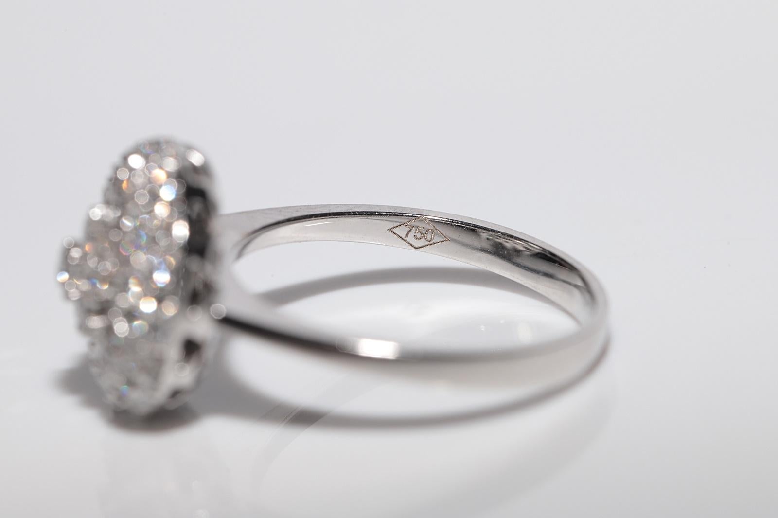 Anillo Bonito Estilo Redondo Decorado con Diamantes Naturales de Oro de 18k de Nueva Fabricación en venta 10