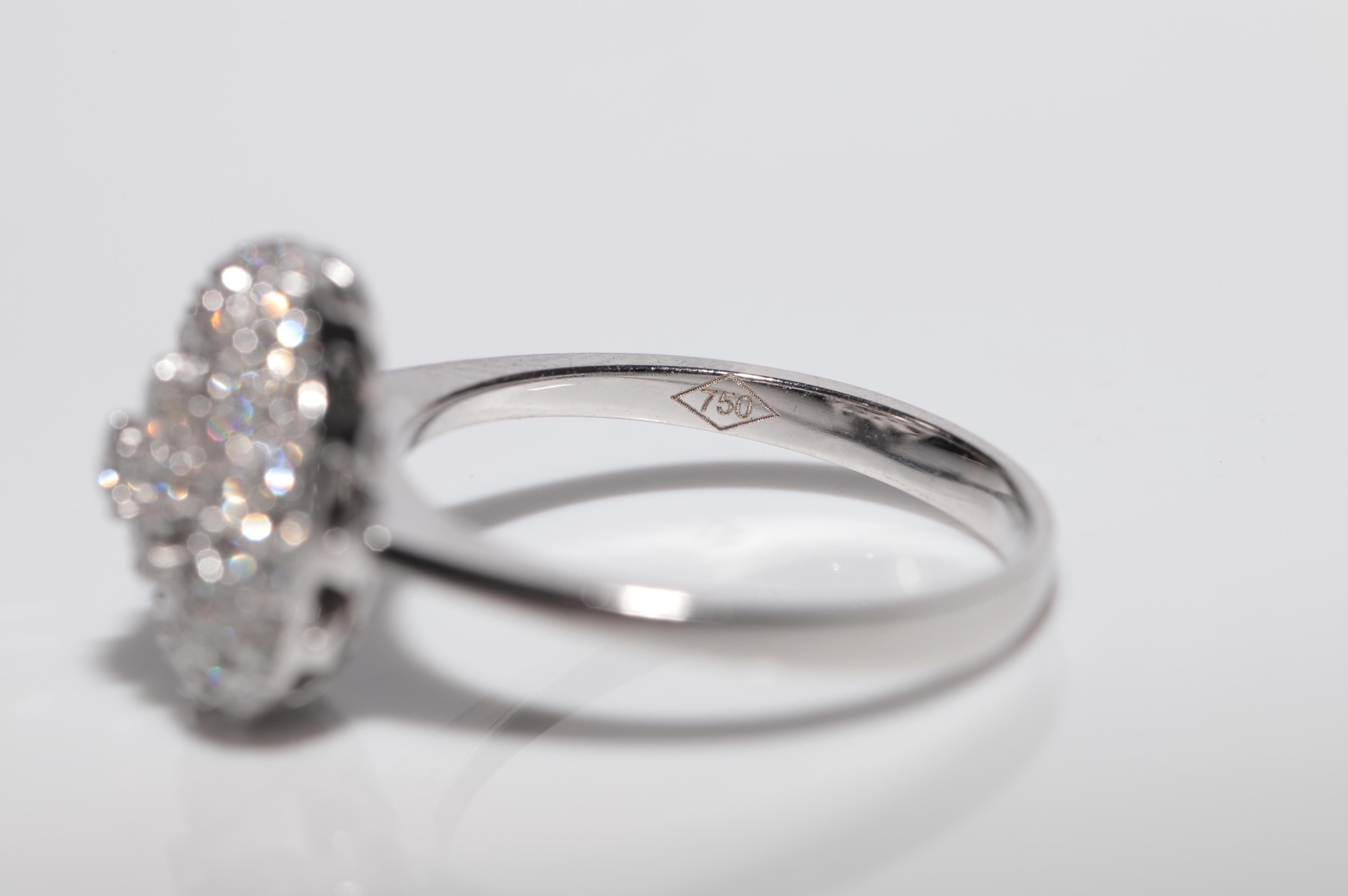 Anillo Bonito Estilo Redondo Decorado con Diamantes Naturales de Oro de 18k de Nueva Fabricación en venta 11
