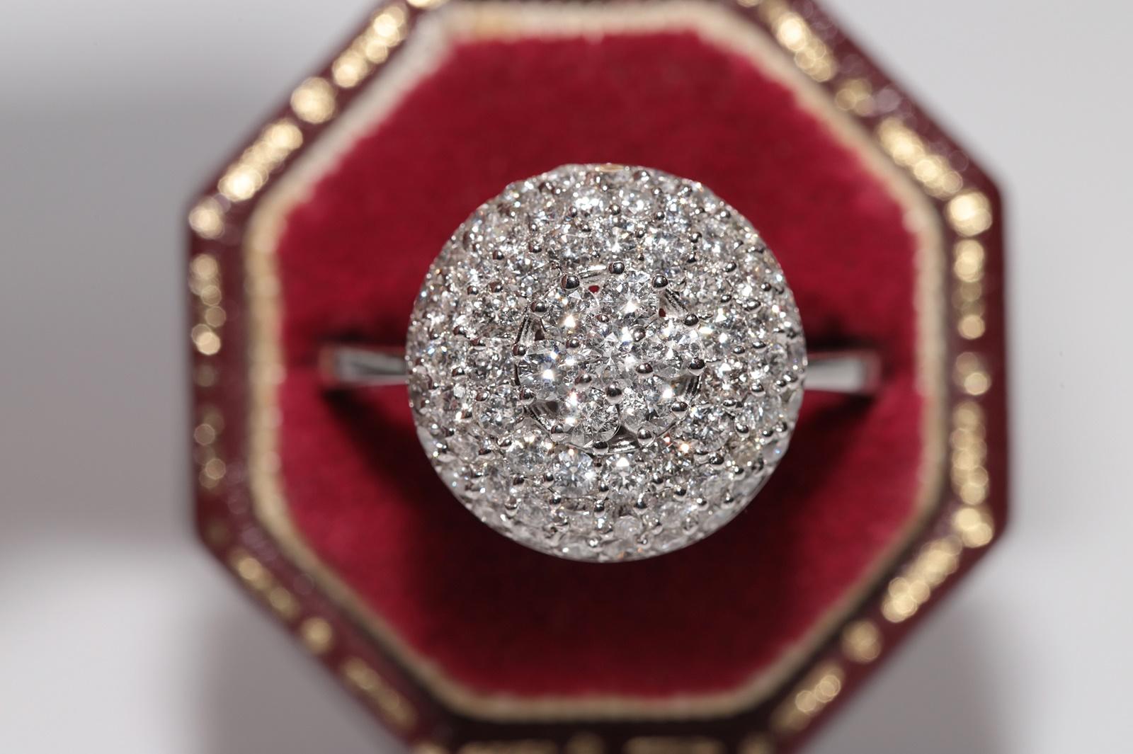 En muy buen estado.
El peso total es de 4,9 gramos.
Totalmente es diamante 1,15 ct.
El diamante es de color F-G y claridad vvs-vs.
La talla del anillo es US 8
Podemos fabricar cualquier tamaño.
La caja no está incluida.
Ponte en contacto para