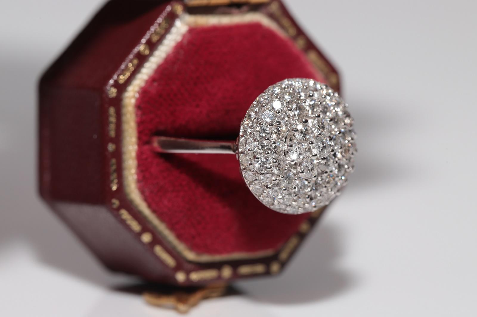 Anillo Bonito Estilo Redondo Decorado con Diamantes Naturales de Oro de 18k de Nueva Fabricación Moderno en venta