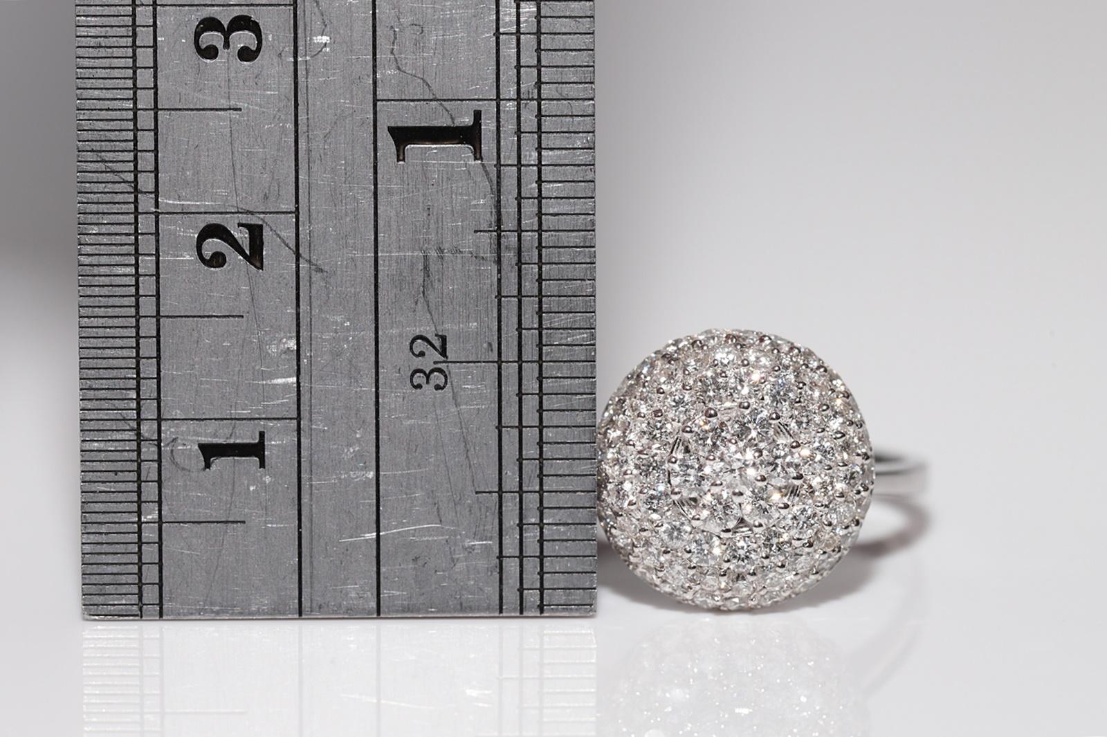 Anillo Bonito Estilo Redondo Decorado con Diamantes Naturales de Oro de 18k de Nueva Fabricación en venta 3