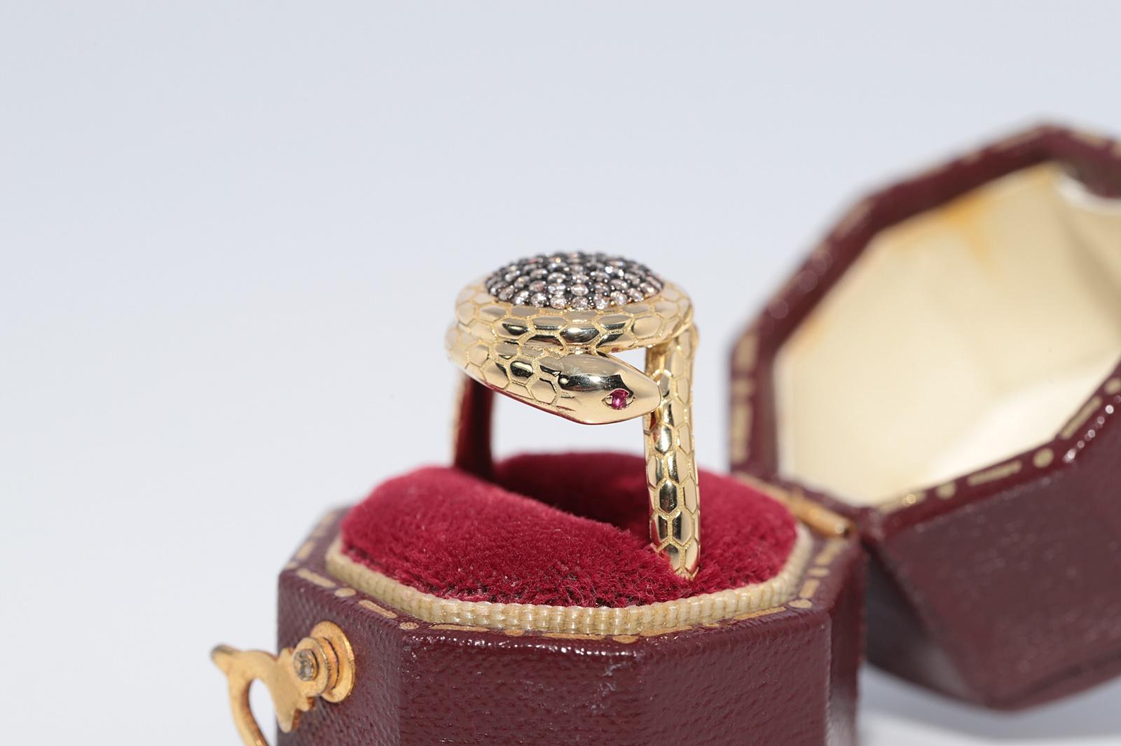 New Made 18k Gold natürlichen Diamanten dekoriert Schlange Design Ring (Moderne) im Angebot