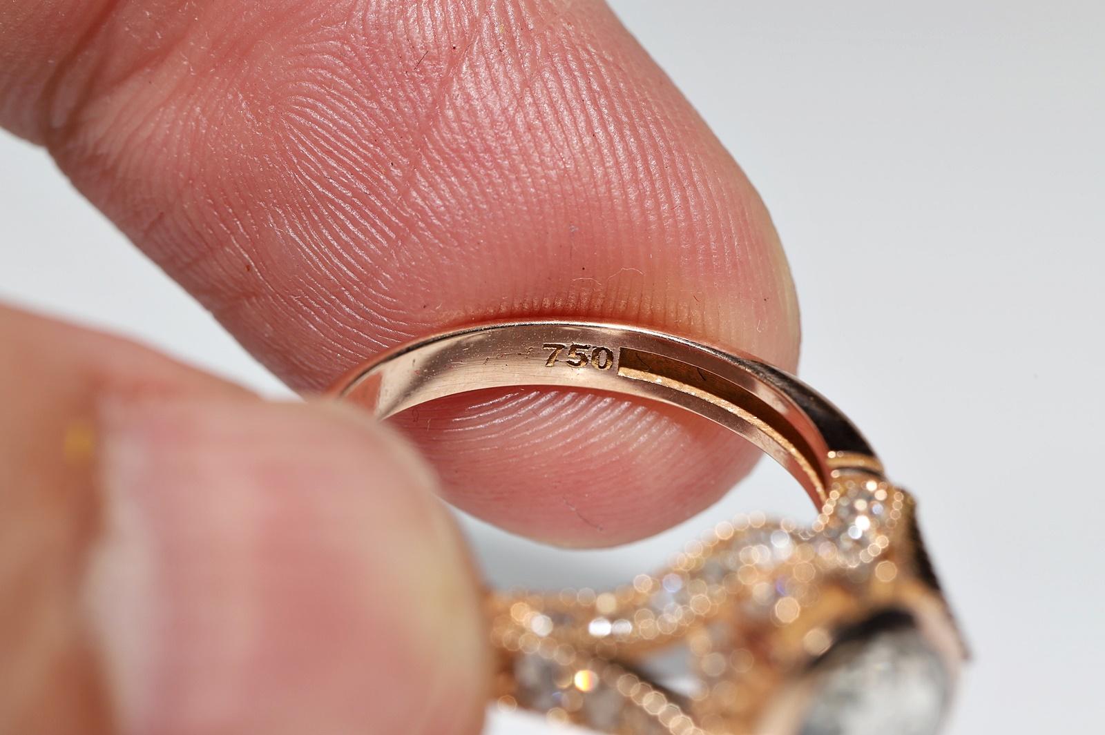 New Made 18k Gold Natural Diamond Decorated Solitaire Amazing Ring For Sale 4