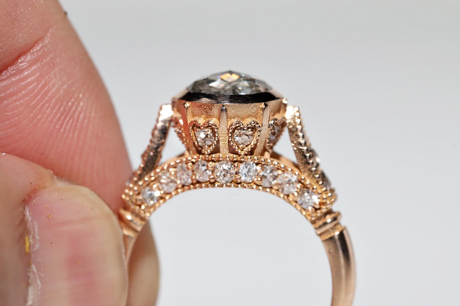 New Made 18k Gold Natural Diamond Decorated Solitaire Amazing Ring For Sale 7