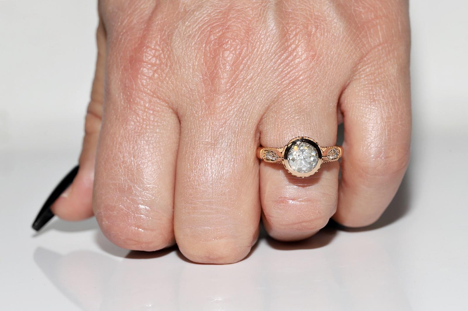 New Made 18k Gold Natural Diamond Decorated Solitaire Amazing Ring For Sale 9