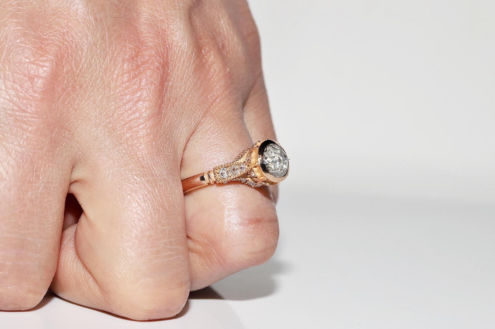 New Made 18k Gold Natural Diamond Decorated Solitaire Amazing Ring For Sale 10