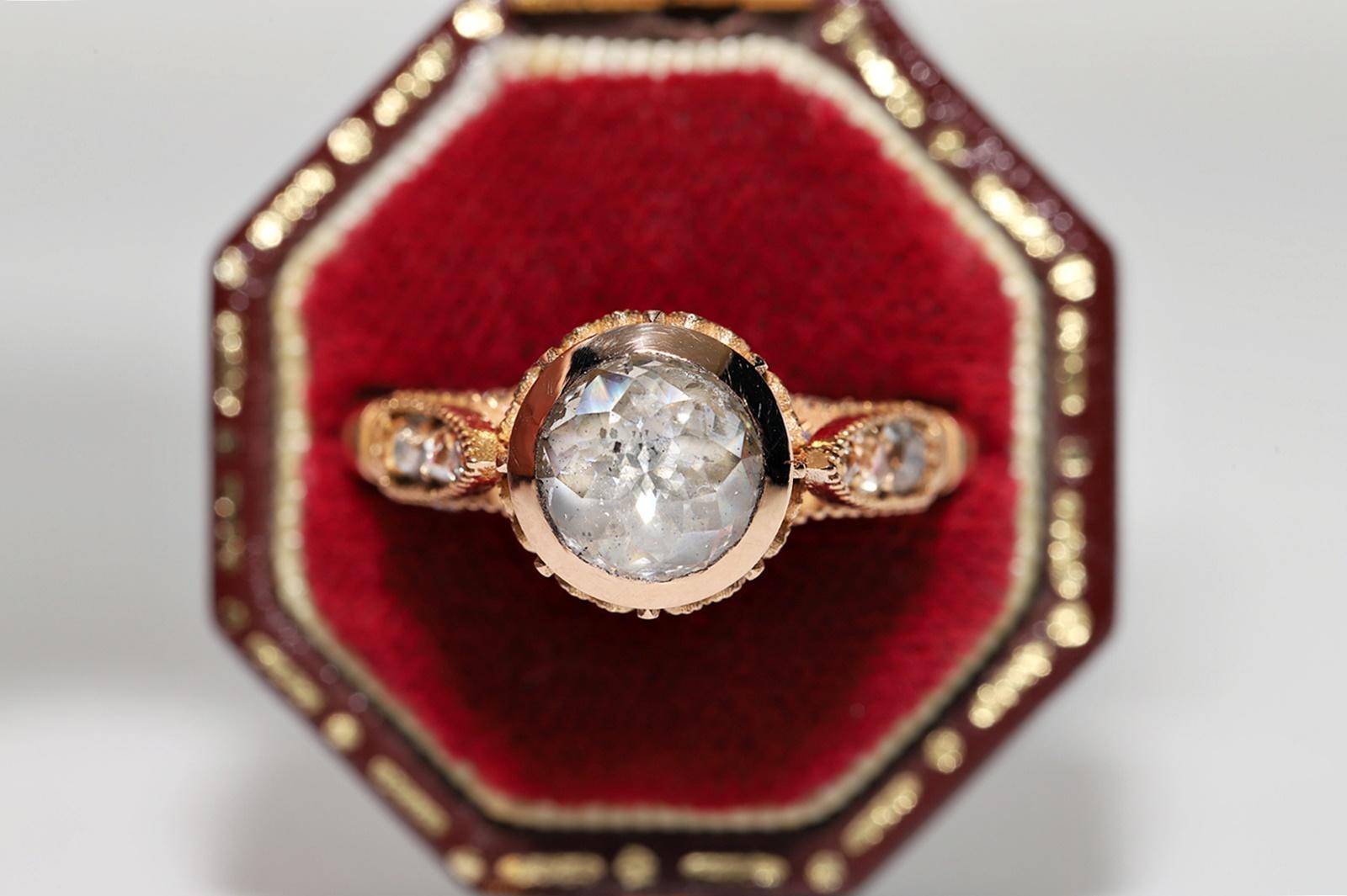 New Made 18k Gold natürlichen Diamanten dekoriert Solitär Erstaunlich Ring  (Moderne) im Angebot