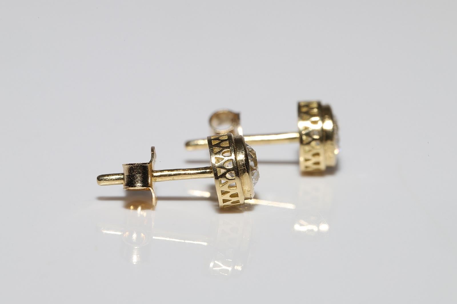 New Made 18k Gold Natural Diamond Decorated Solitaire Earring For Sale 7