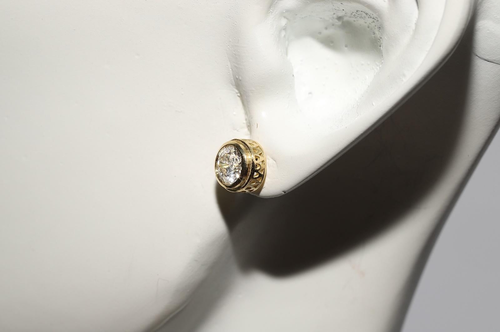 New Made 18k Gold Natural Diamond Decorated Solitaire Earring For Sale 10