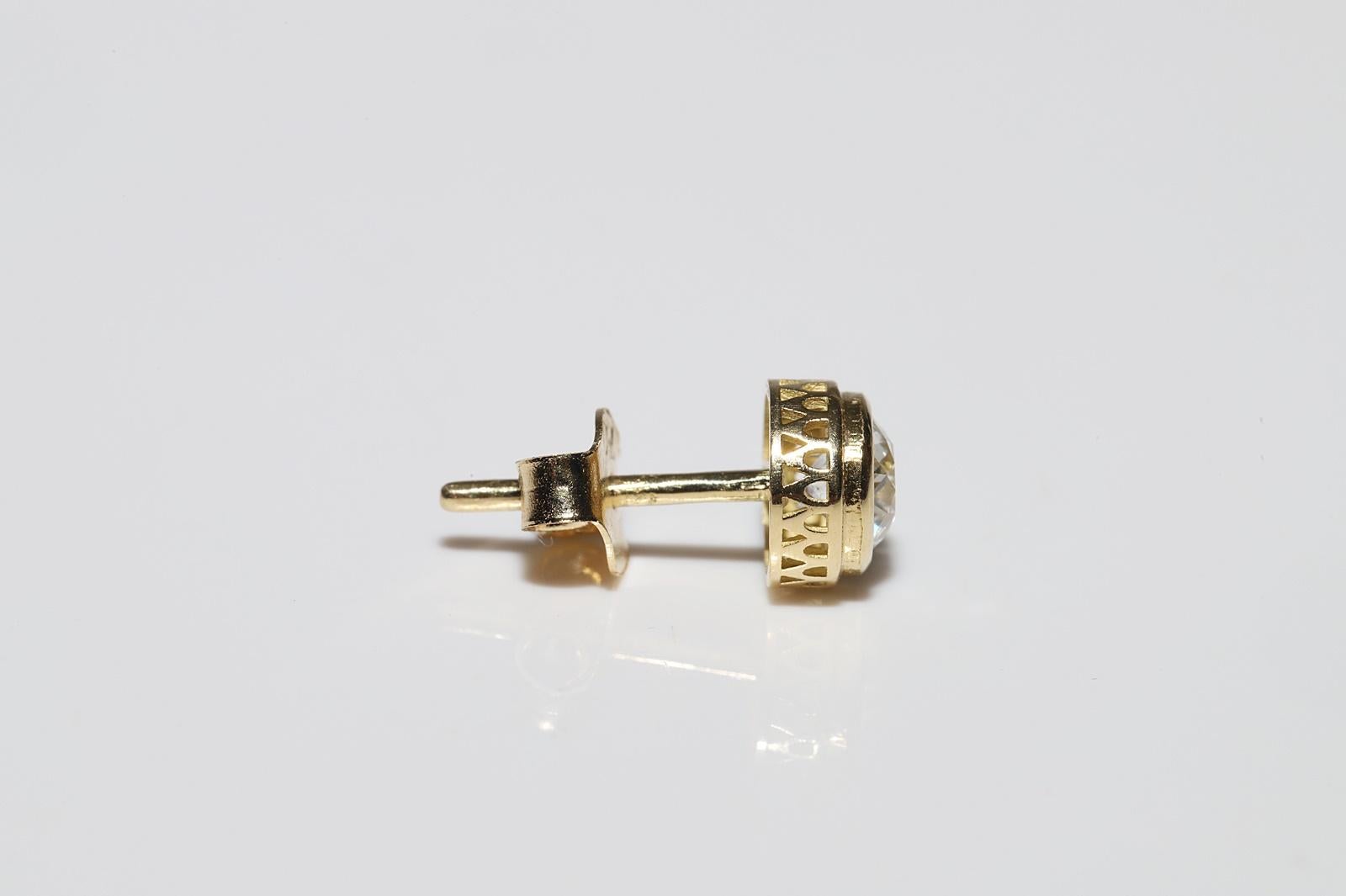 New Made 18k Gold Natural Diamond Decorated Solitaire Earring For Sale 11