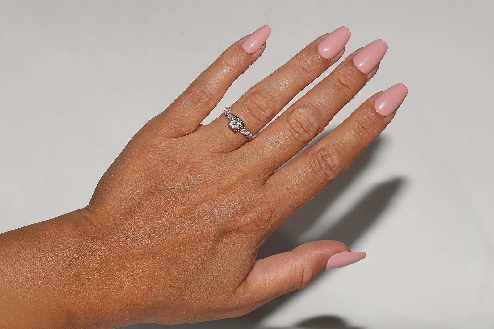 Anello nuziale decorato con diamanti naturali in oro 18k di nuova produzione in vendita 9