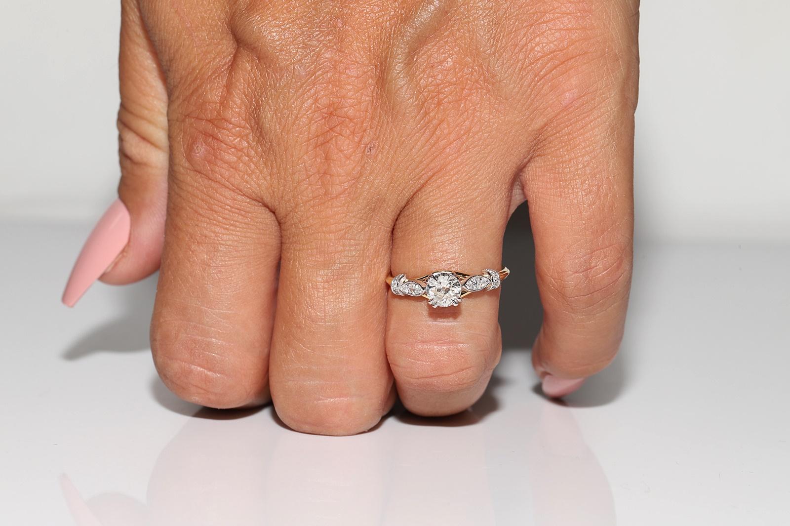 Anello nuziale decorato con diamanti naturali in oro 18k di nuova produzione in vendita 10