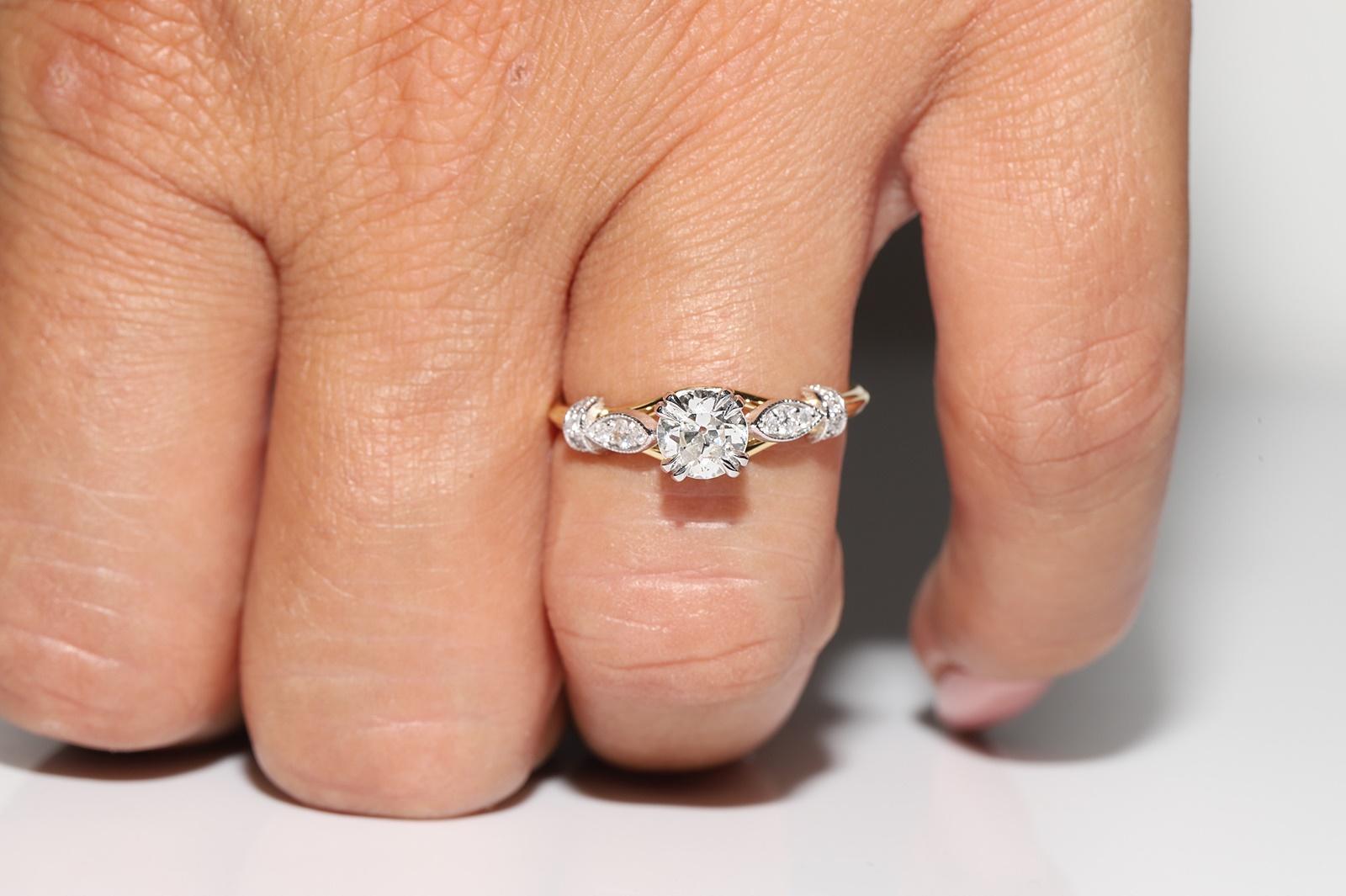 Anello nuziale decorato con diamanti naturali in oro 18k di nuova produzione in vendita 11