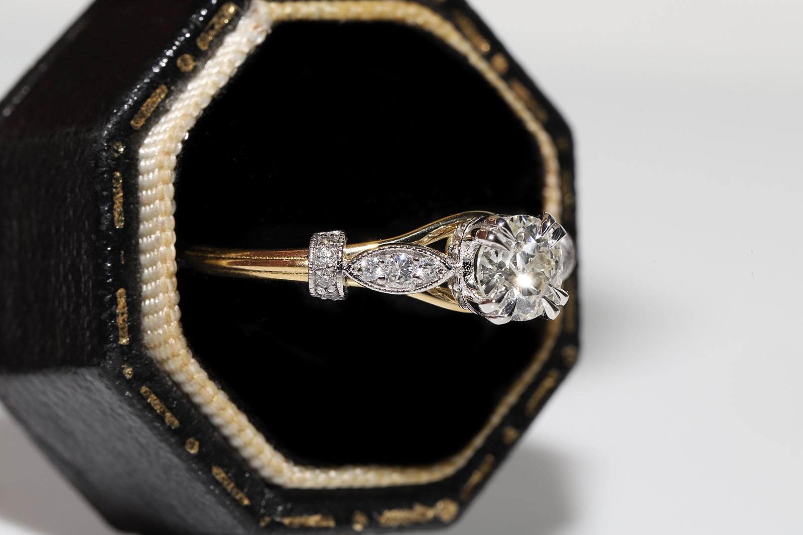 Moderno Anello nuziale decorato con diamanti naturali in oro 18k di nuova produzione in vendita