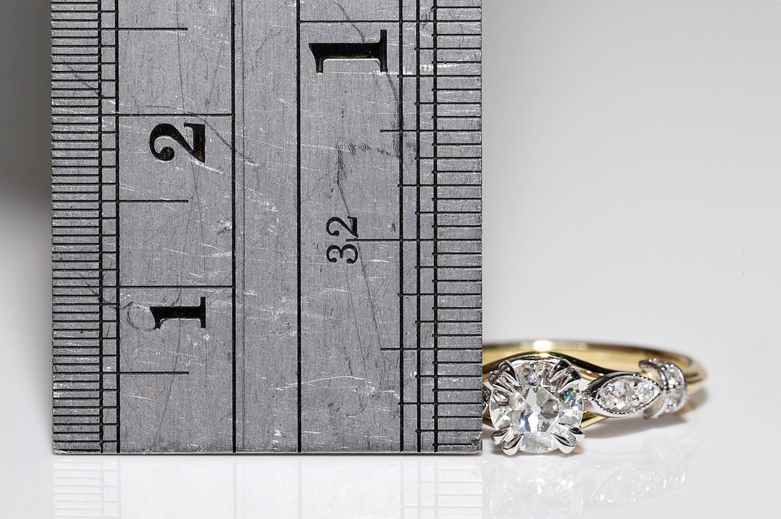 Anello nuziale decorato con diamanti naturali in oro 18k di nuova produzione in vendita 3