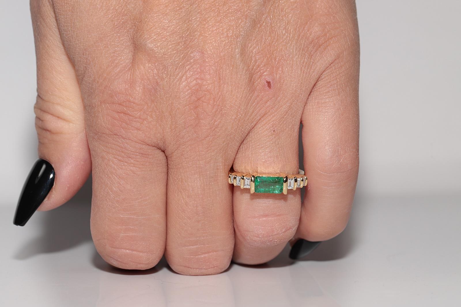 New Made 18k Gold natürlichen Smaragd und Baguette-Schliff Diamant dekoriert Ring im Angebot 8